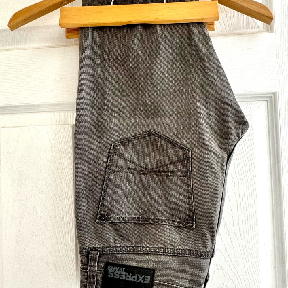 Express Men’s Gray Slim Jeans with Modern Fit